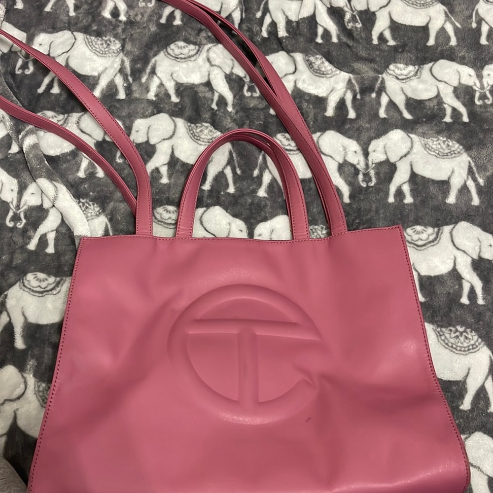 Corned Beef Medium Telfar Bag